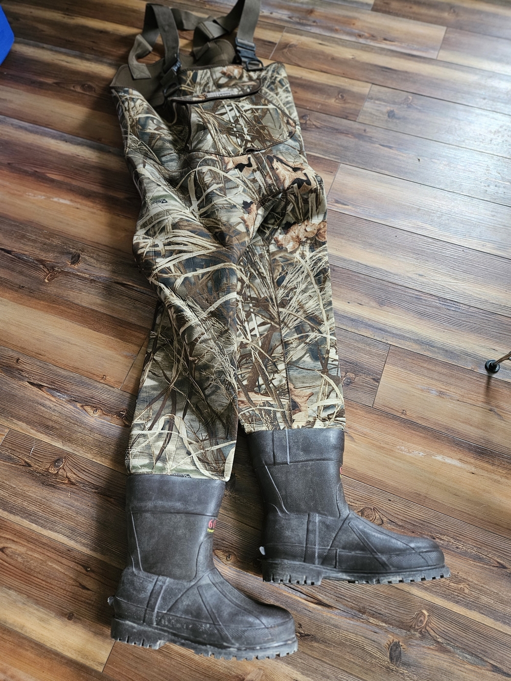 Columbia Realtree-Style Camo Chest Waders in Green and Brown